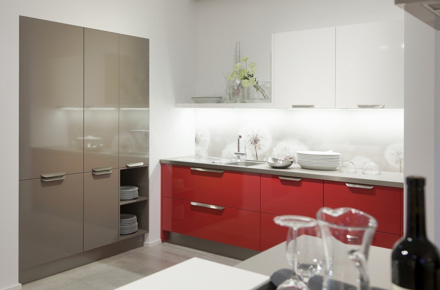 Das Bild vergrößert sich bei Drauf-Klick! Das Bild vergrößert sich bei Drauf-Klick!